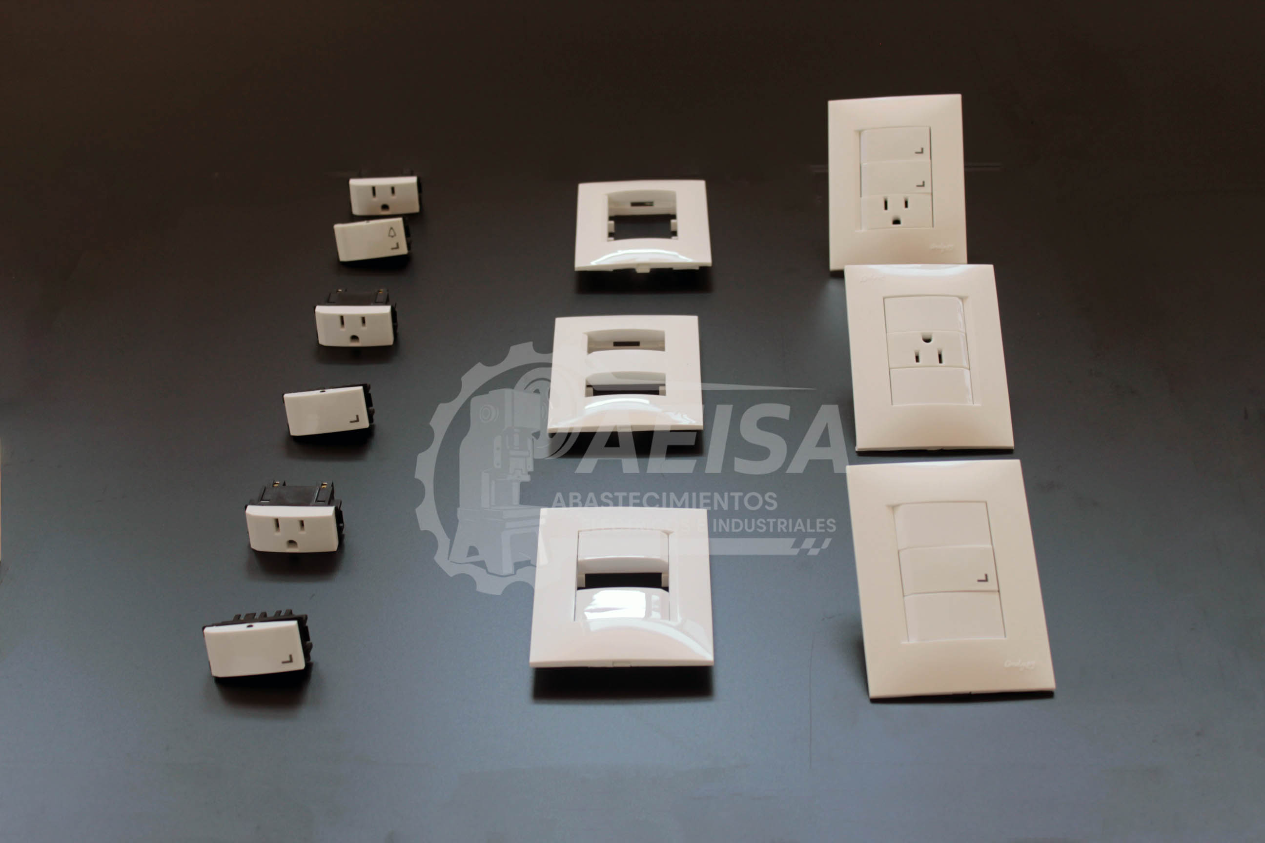 Placa de una ventana con contacto o apagador Material Nylon 6.6 Modelo ANDY